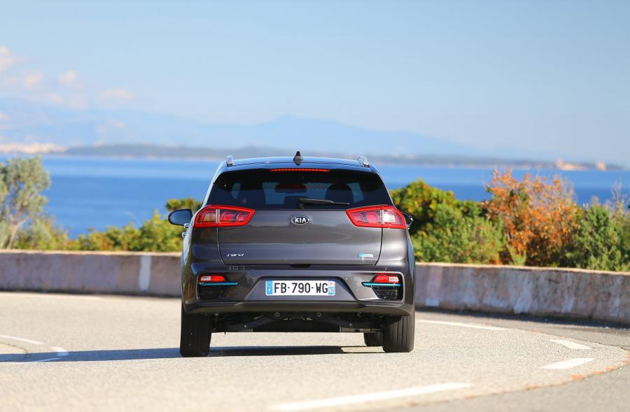  Kia e-Niro 2018 года  (WW) (фото 22 из 41)